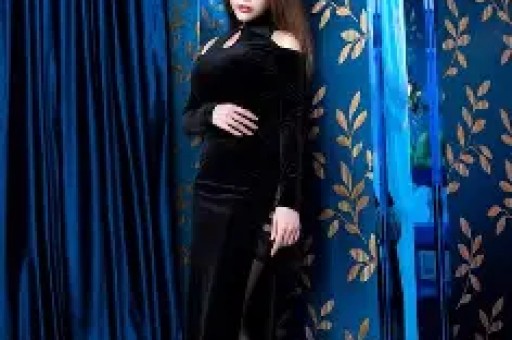 炸裂！司晓迪凌晨甩黑色吊带美照评论区从吃瓜到吐槽吵翻了天