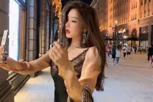 一天3大瓜！带着女儿偷腥、偷税漏税、滞留迪拜件件荒唐可笑